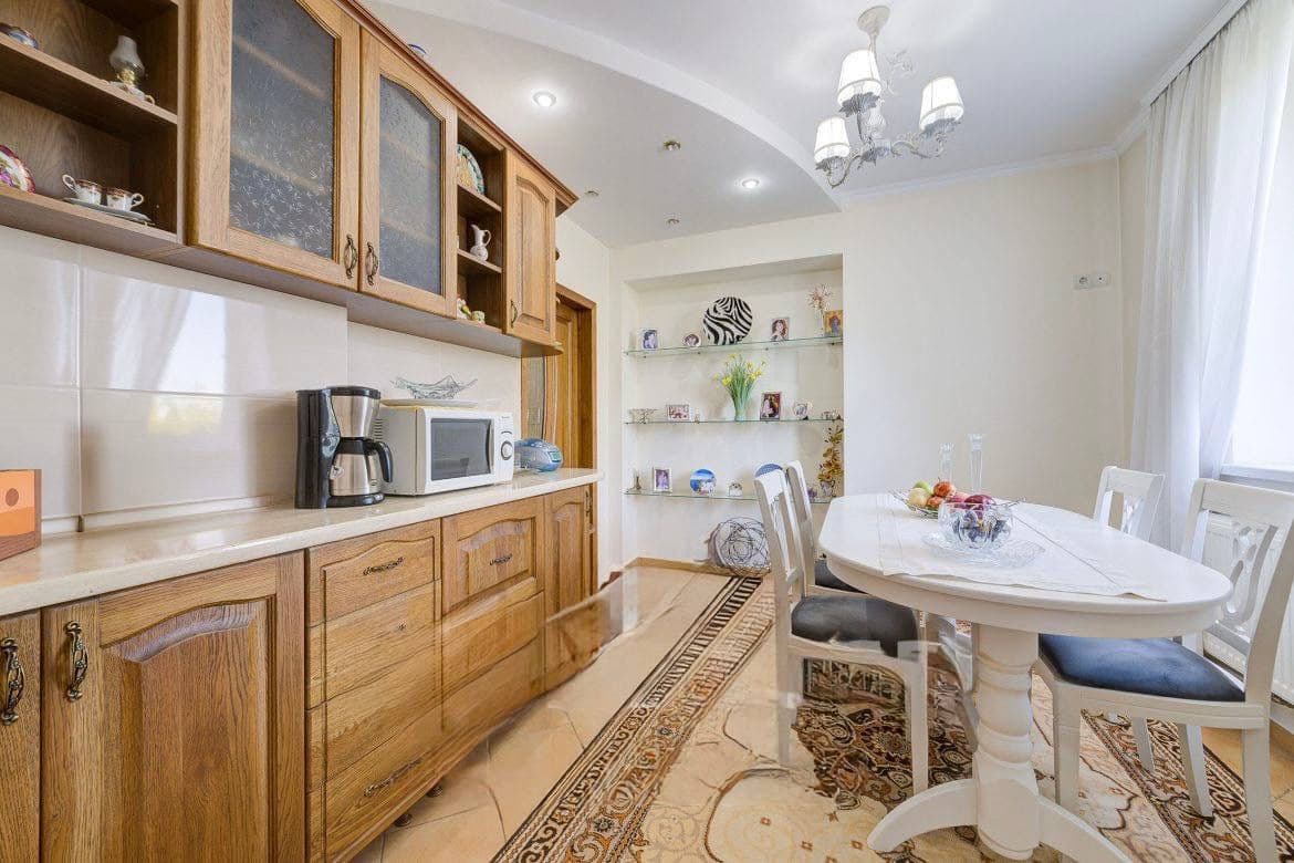 Apartament cu 3 camere, 92 m², 4 etaj