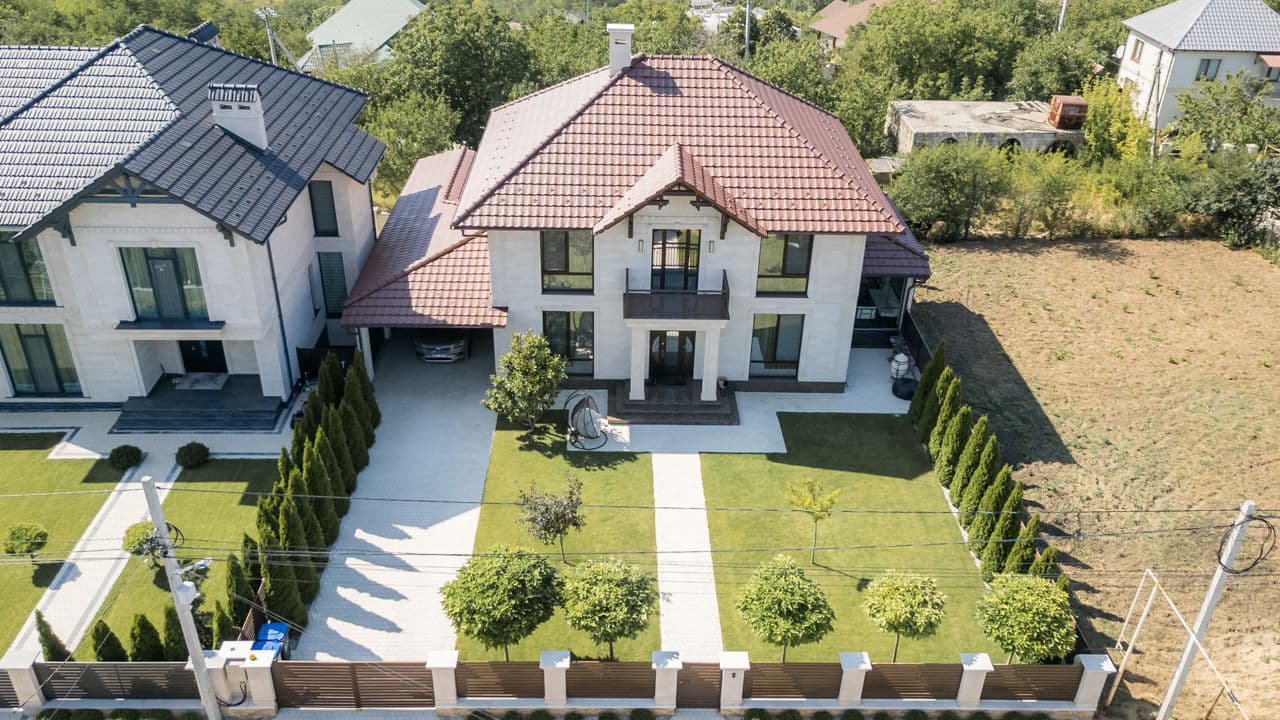 Casă 240 m² pe teren 6 ari