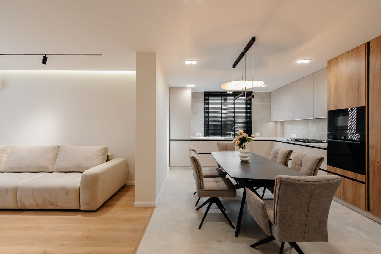 Apartament cu 3 camere, 98 m², 3 etaj