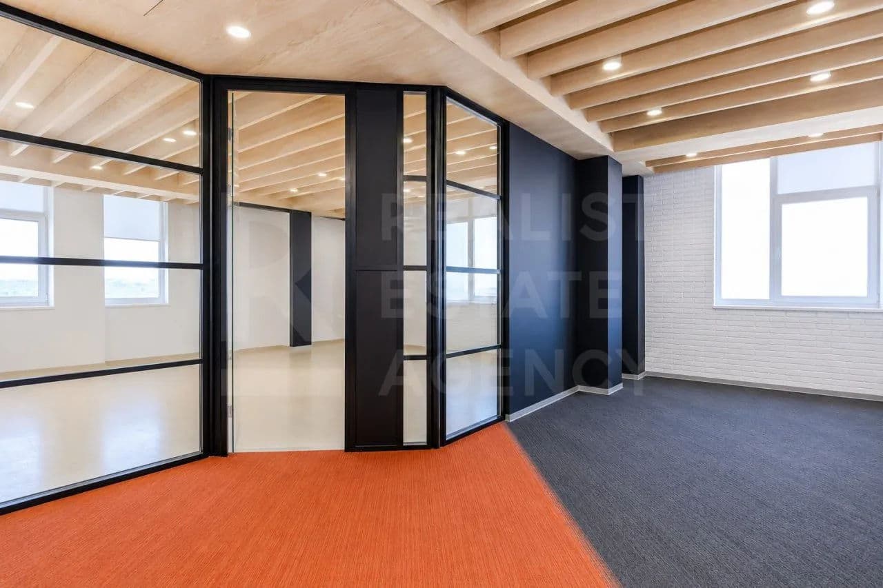 608 m², Spațiu de birou