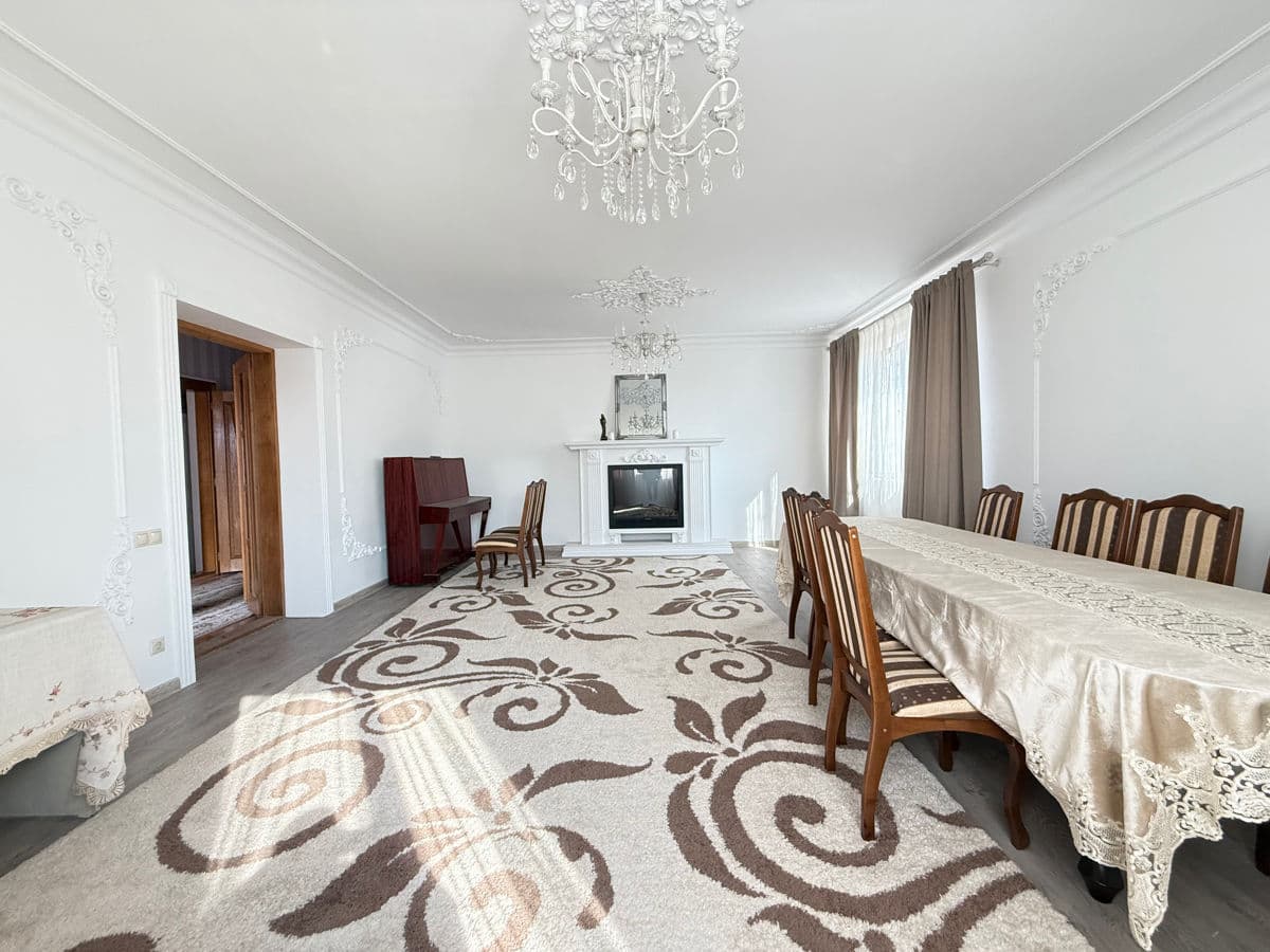 Casă,  277 m²,  Bălți