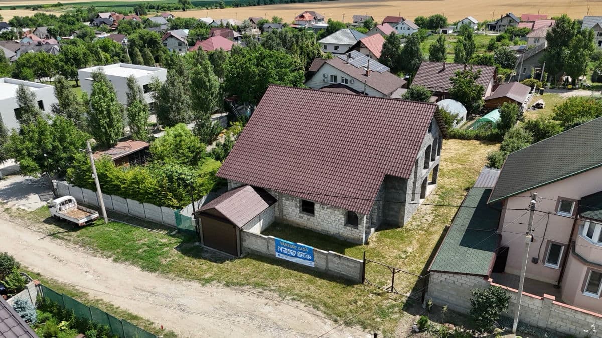 Casă 446 m² pe teren 7 ari