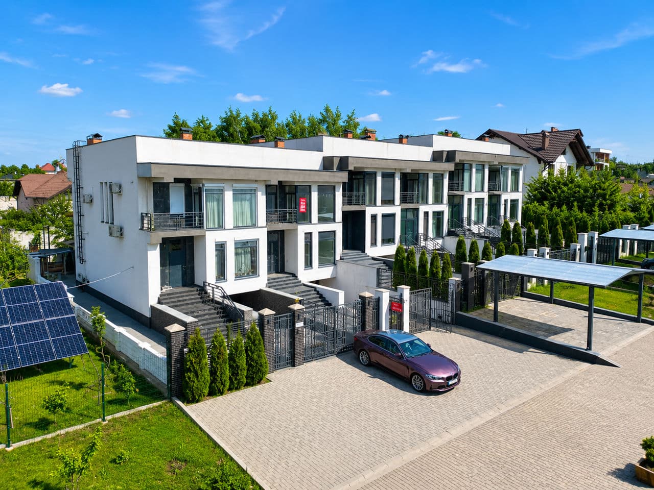 Townhouse 220 m² pe teren 2 ari