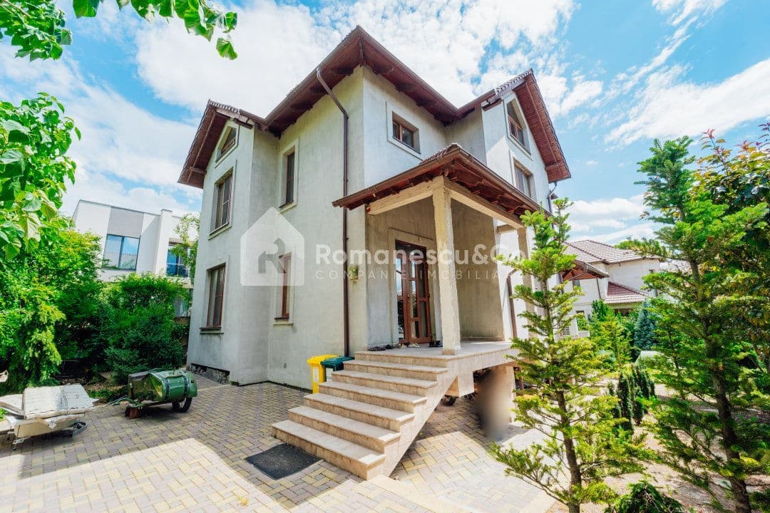 Casă 240 m²
