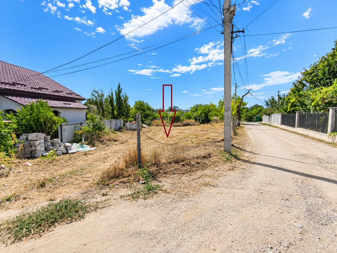 12 ari, Teren pentru construcții