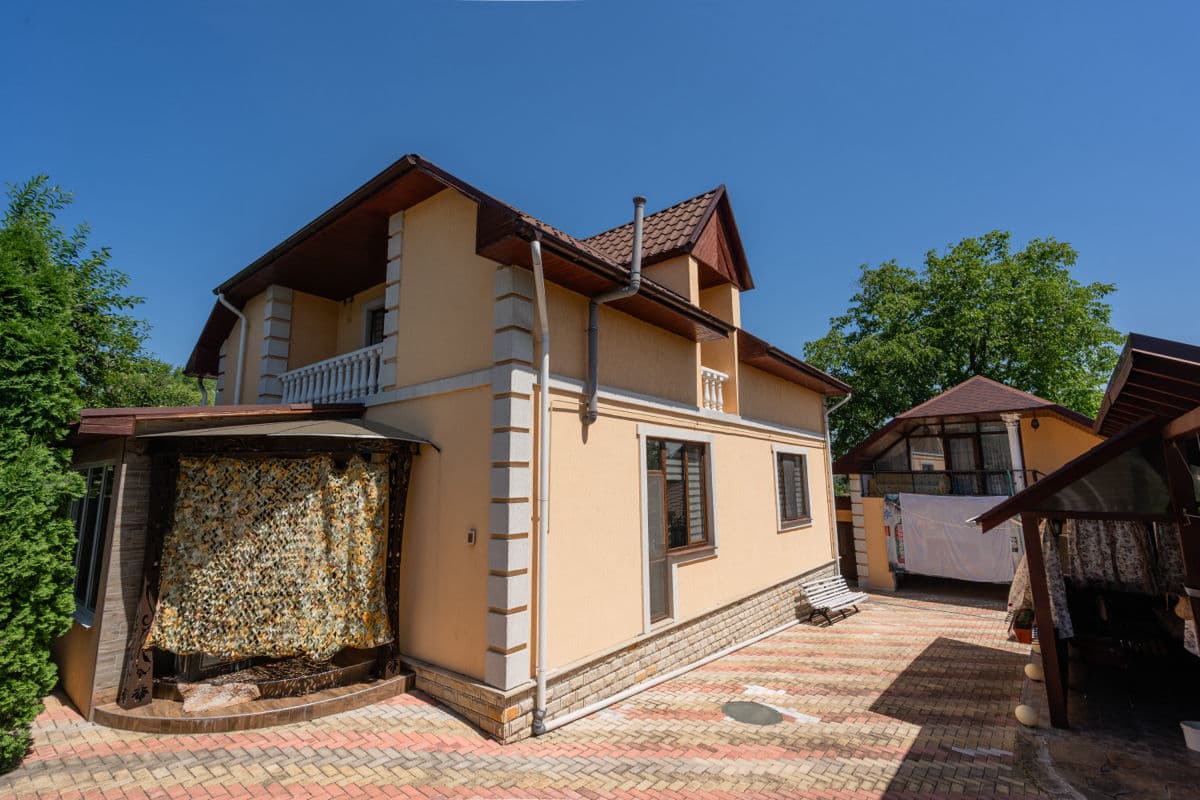 Casă 175 m² pe teren 5 ari