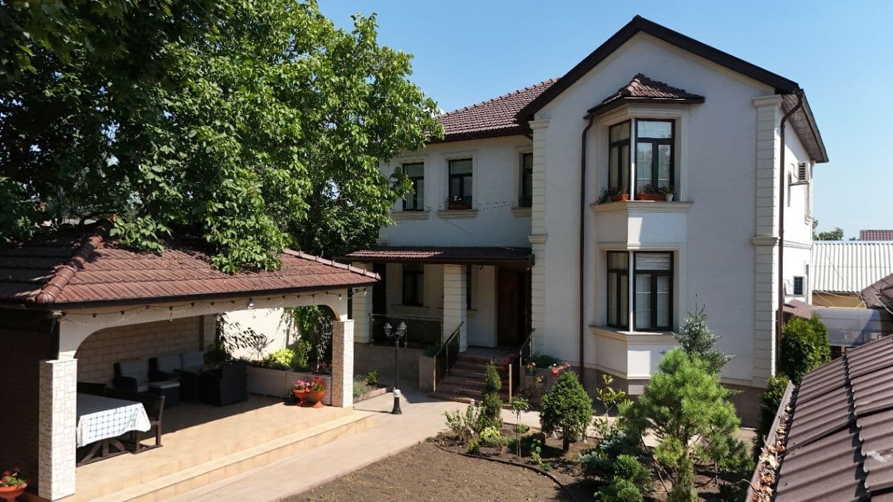 Casă 245 m² pe teren 5 ari