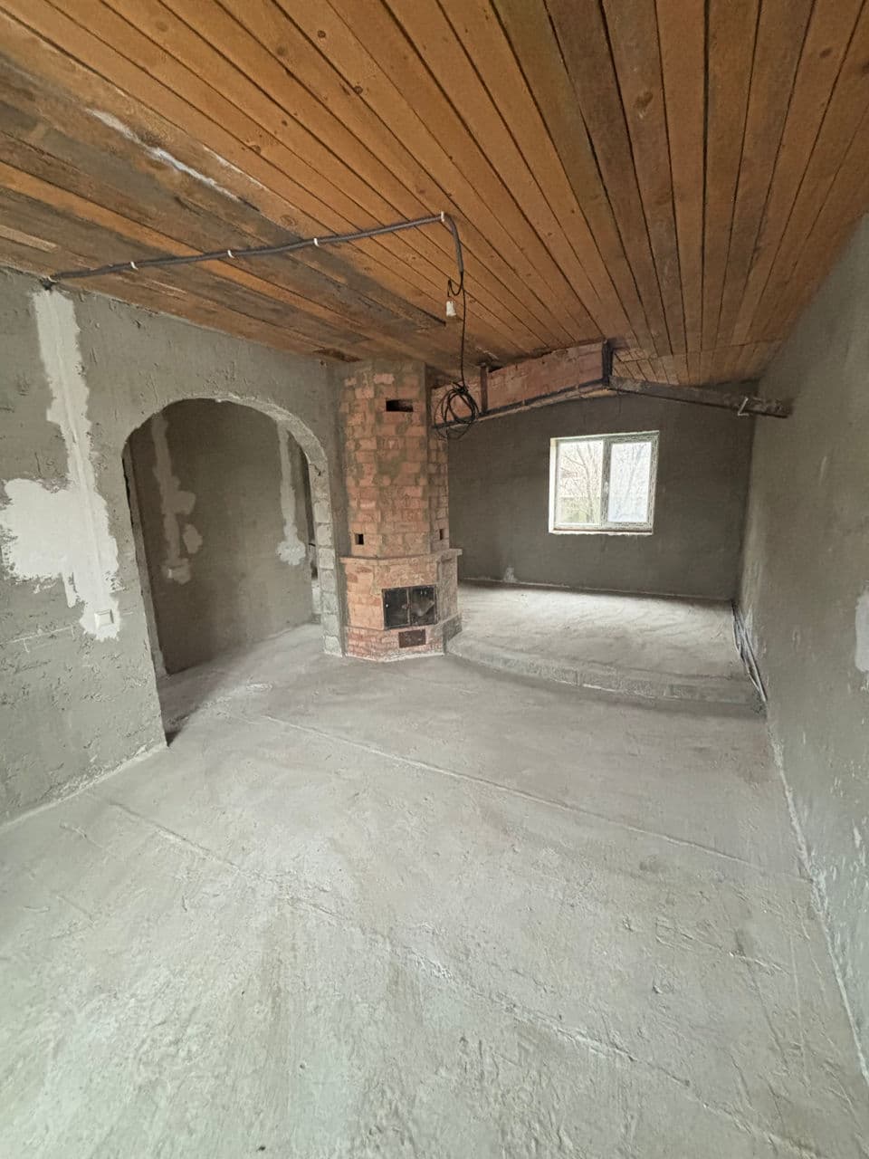 Casă de vânzare – 4 camere, 90 m², 2 nivele, toate comunicațiile conectate