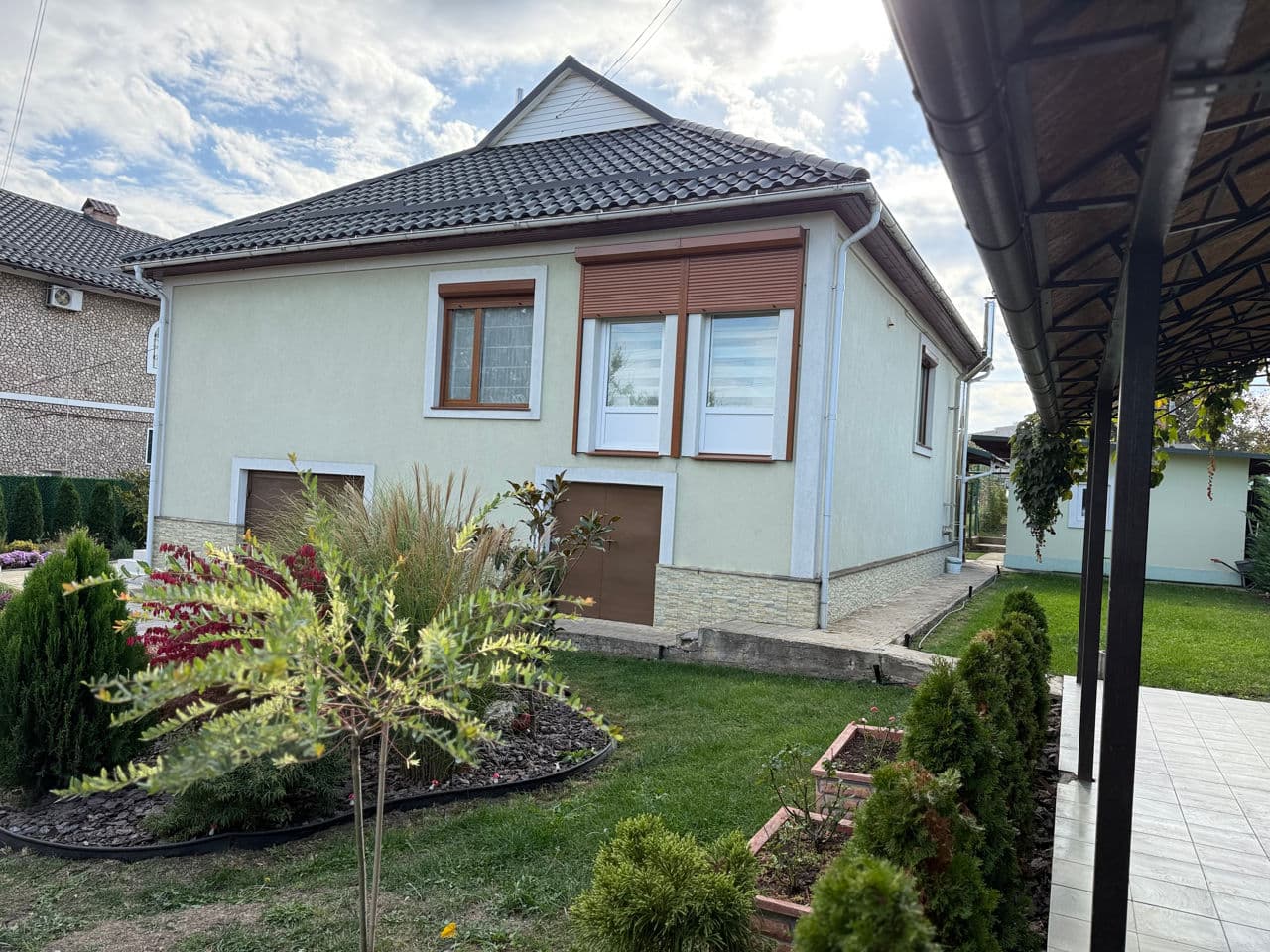 Casă 300 m² pe teren 16 ari