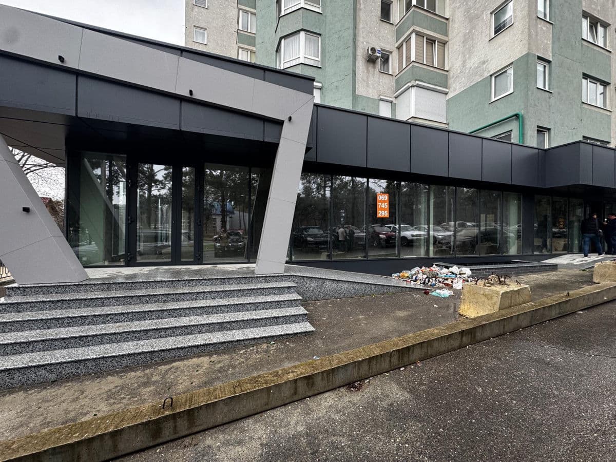620 m², spațiu comercial