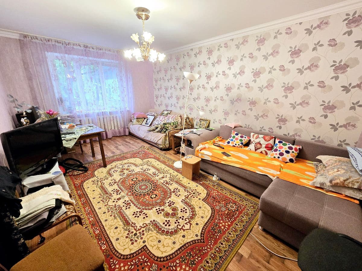 Apartament cu 3 camere, 68 m², 1 etaj
