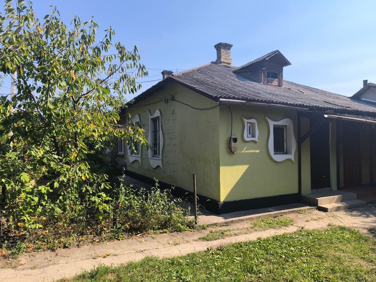 Casă 30 m² pe teren 2 ari