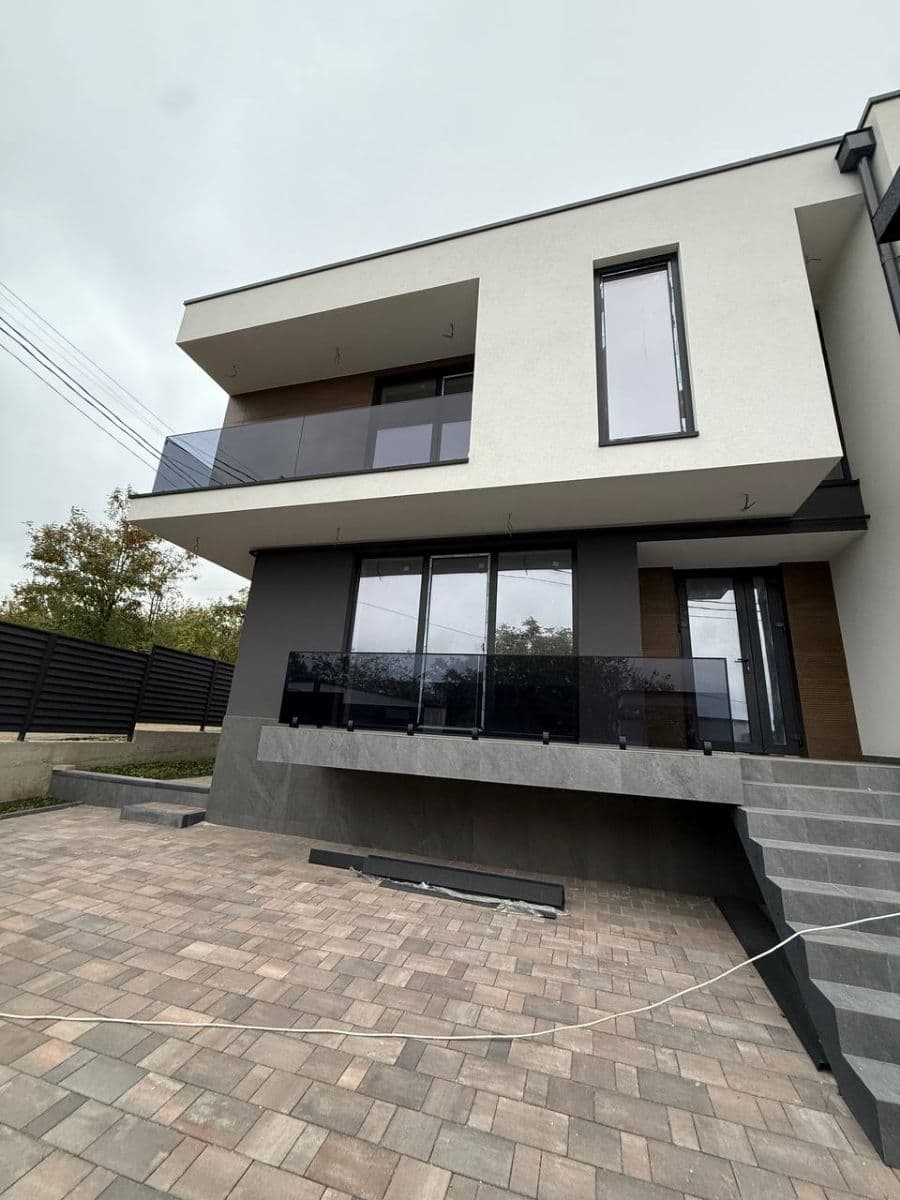 Townhouse 155 m² pe teren 2 ari