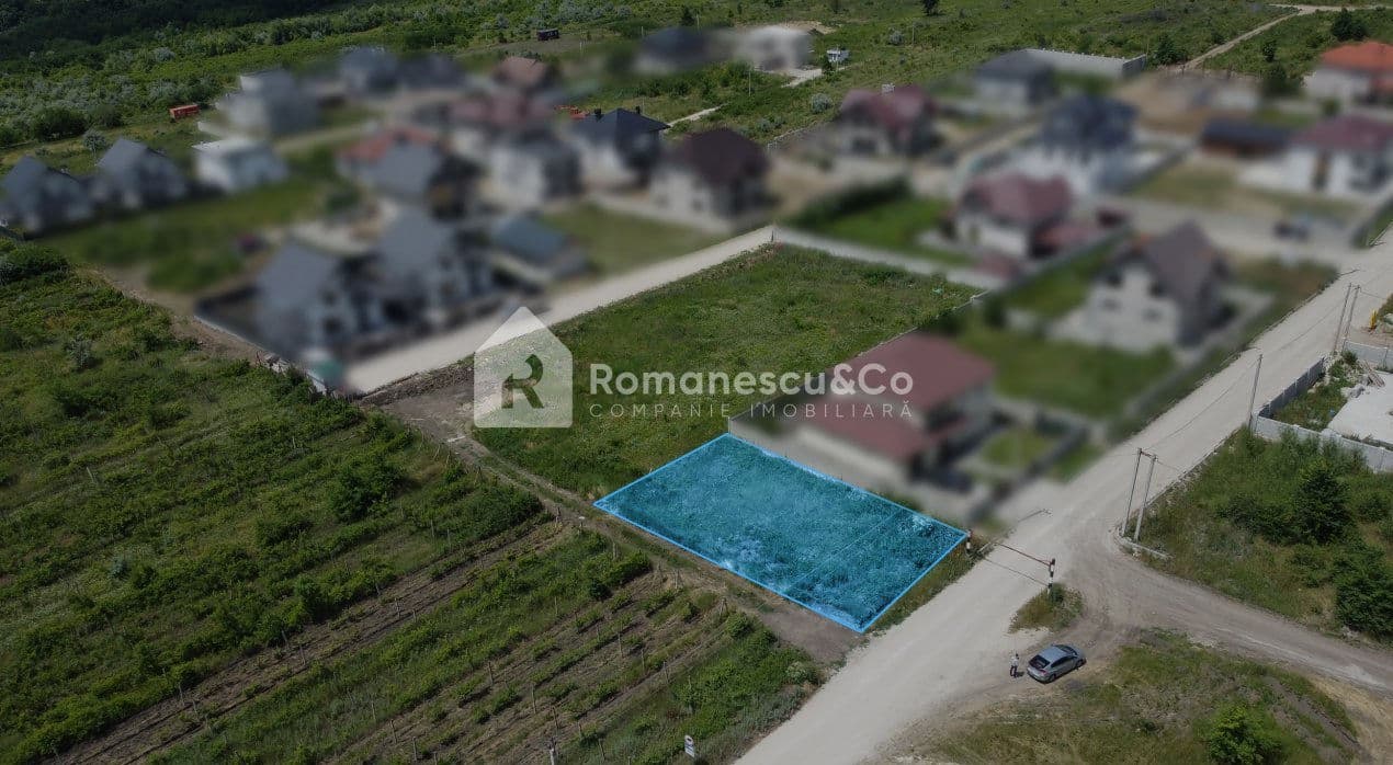 6 ari, Teren pentru construcții