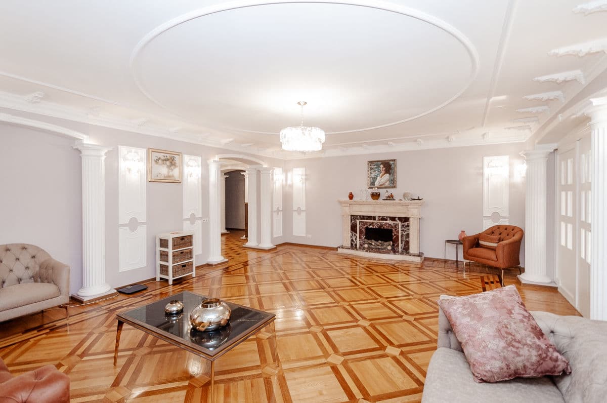 Apartament cu 4 camere, 200 m², 4 etaj