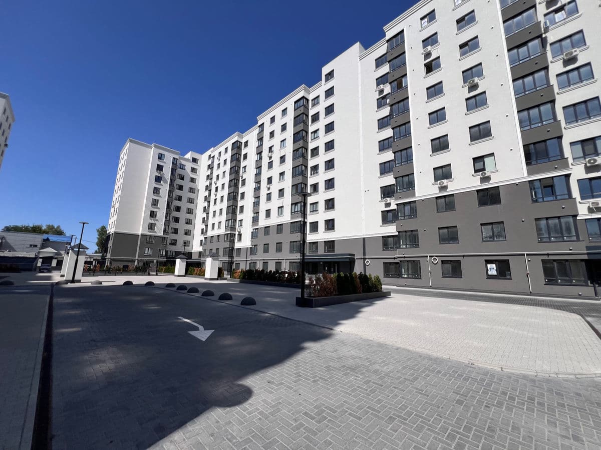 Apartament cu 3 camere, 94 m², 1 etaj