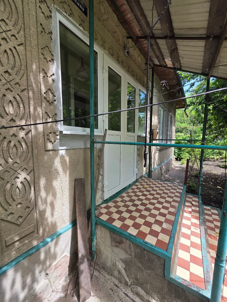 Casă 102 m² pe teren 8 ari