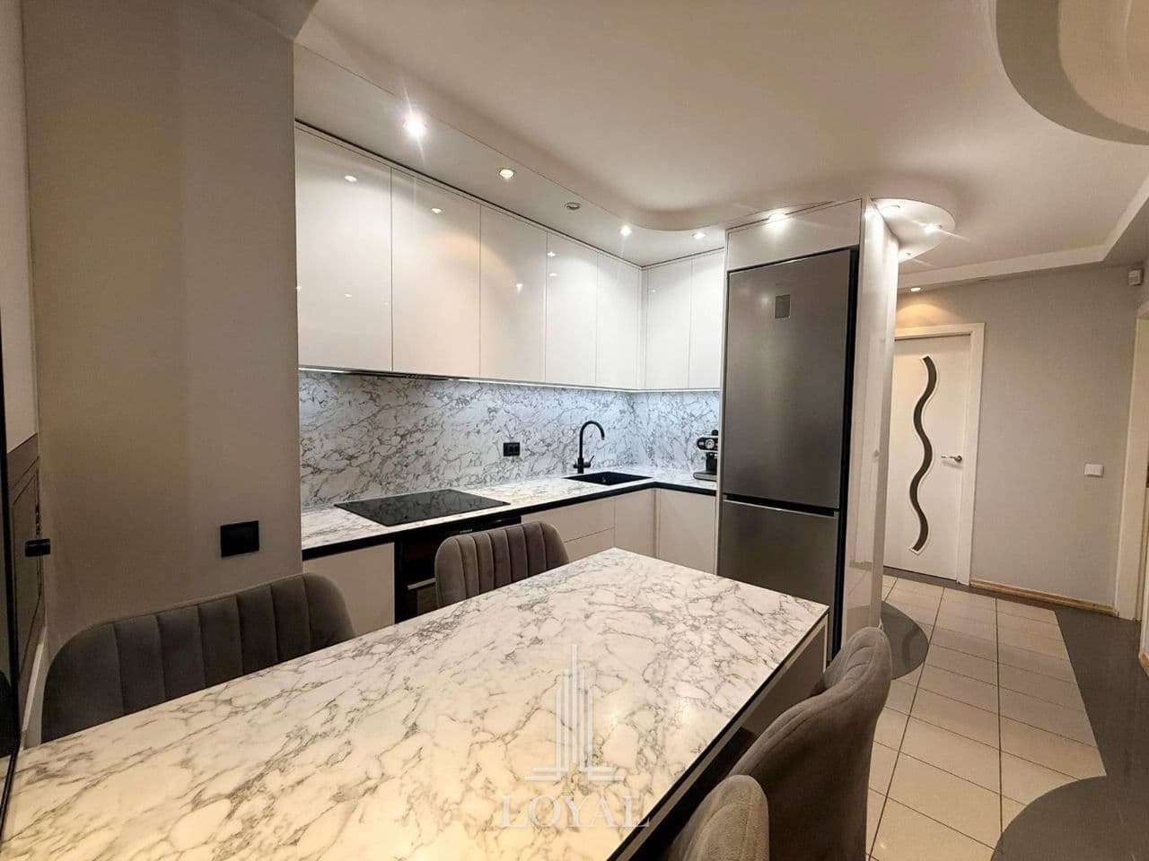 Apartament cu 2 camere, 65 m², 3 etaj