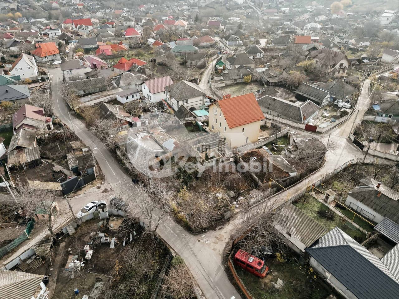 5 ari, Teren pentru construcții