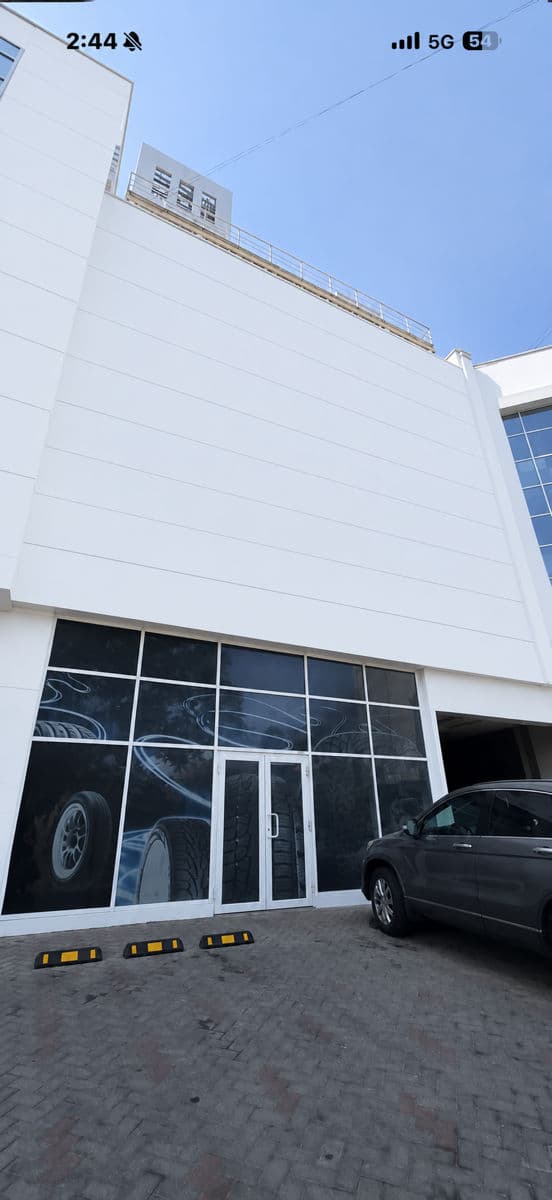 558 m², spațiu comercial