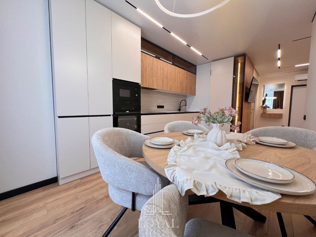 Apartament cu 2 camere, 68 m², 3 etaj