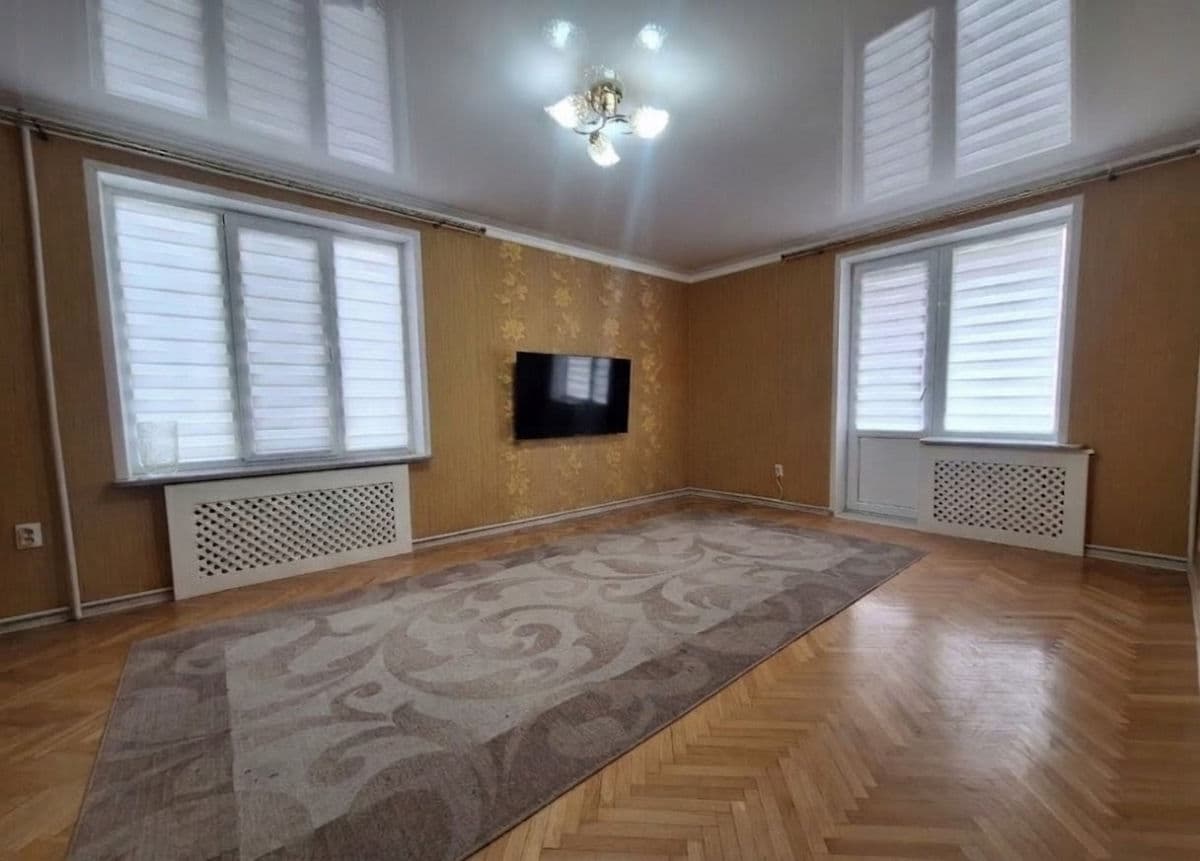 Apartament cu 4 camere, 90 m², 3 etaj