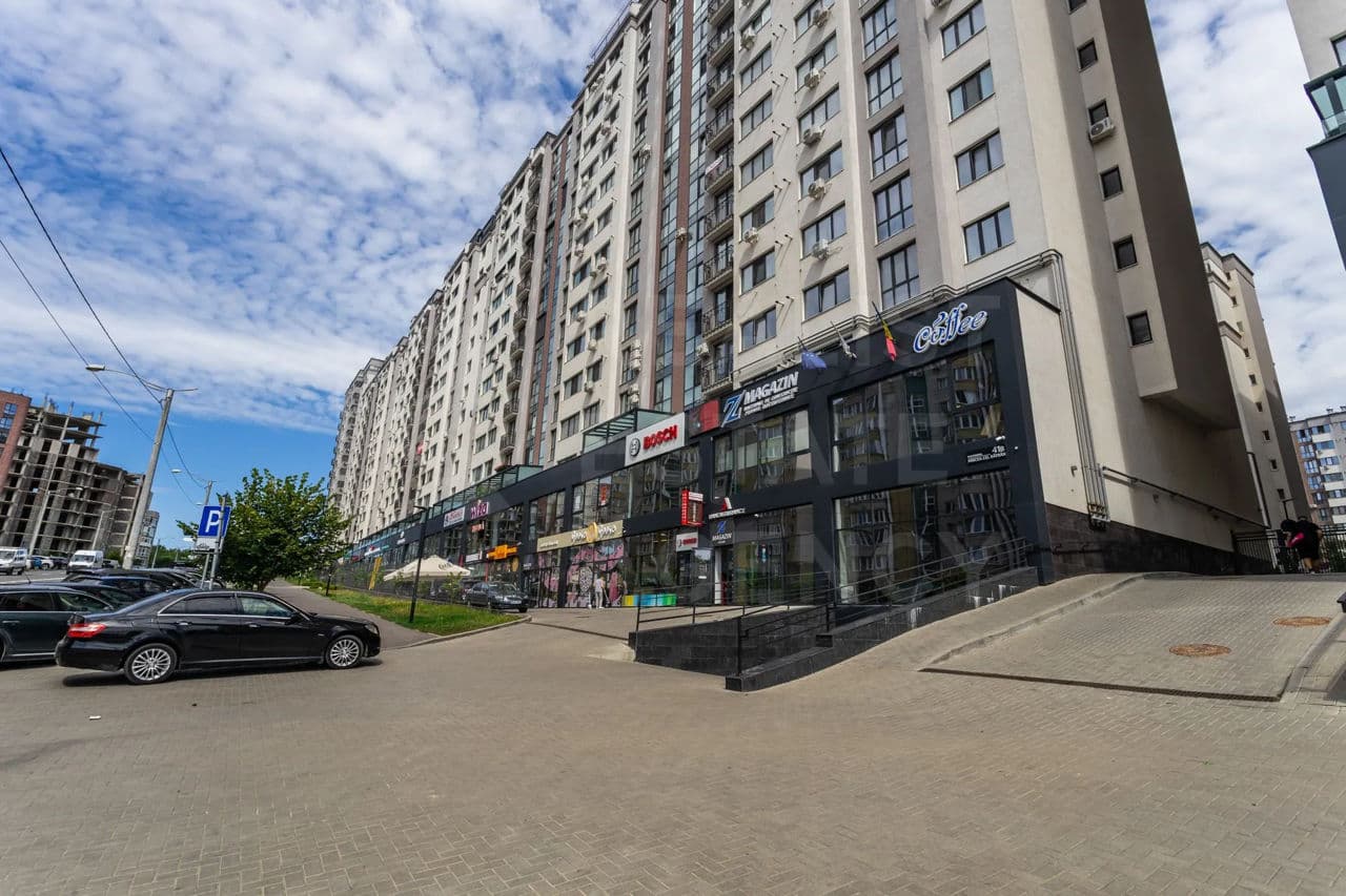 628 m², Spațiu comercial