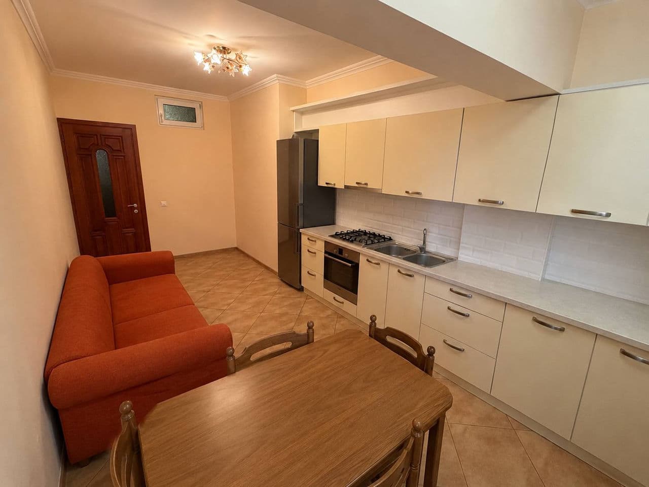 Apartament cu 2 camere, 74 m², 1 etaj
