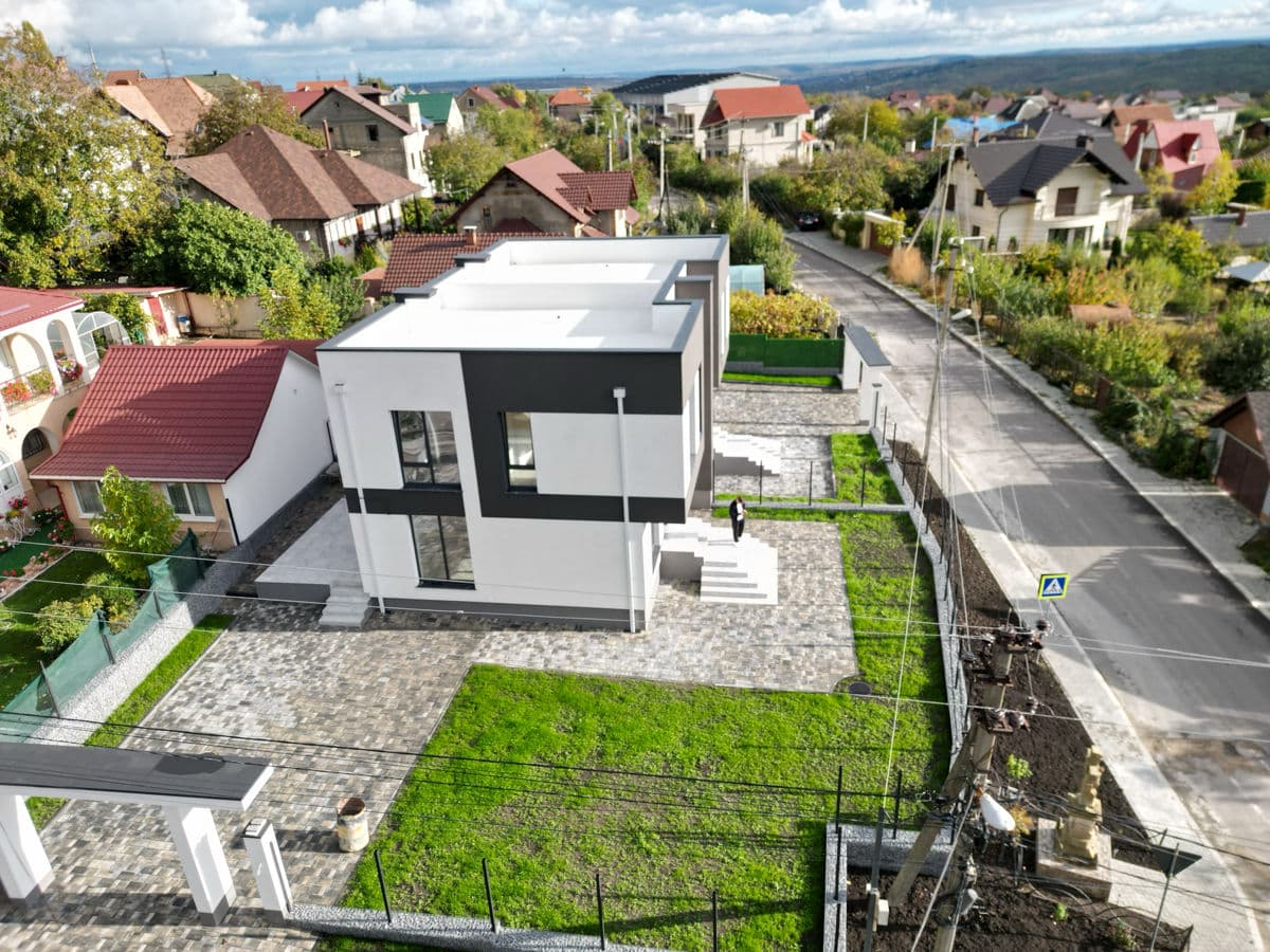 Duplex 136 m² pe teren 3 ari