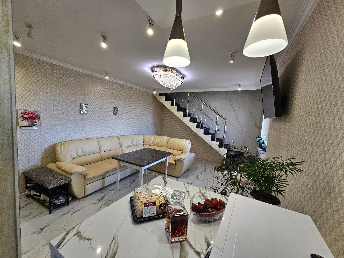 Apartament cu 3 camere, 117 m², 5 etaj