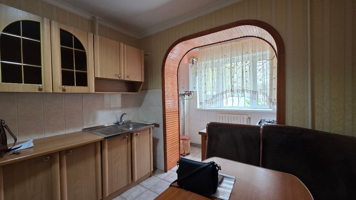 Apartament cu 3 camere, 92 m², 1 etaj