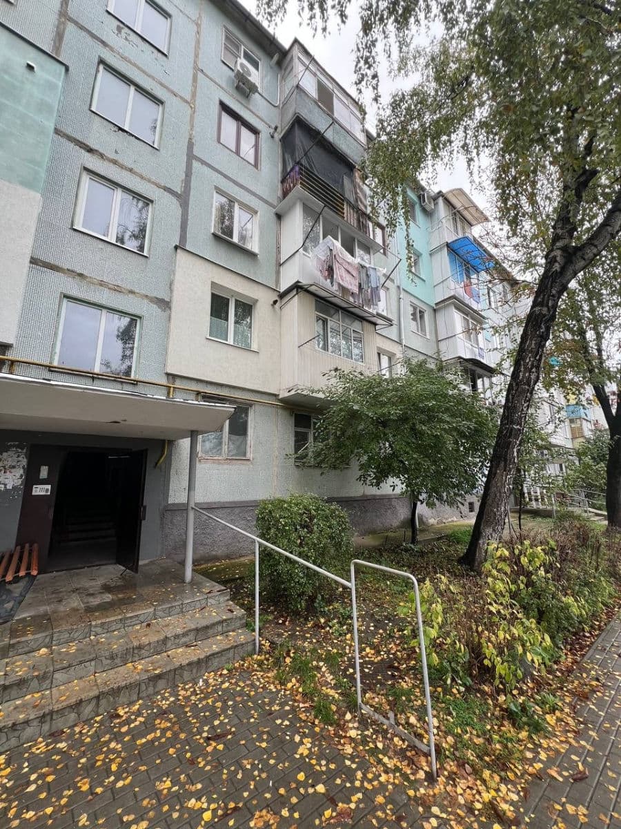 Apartament cu 3 camere, 60 m², 1 etaj