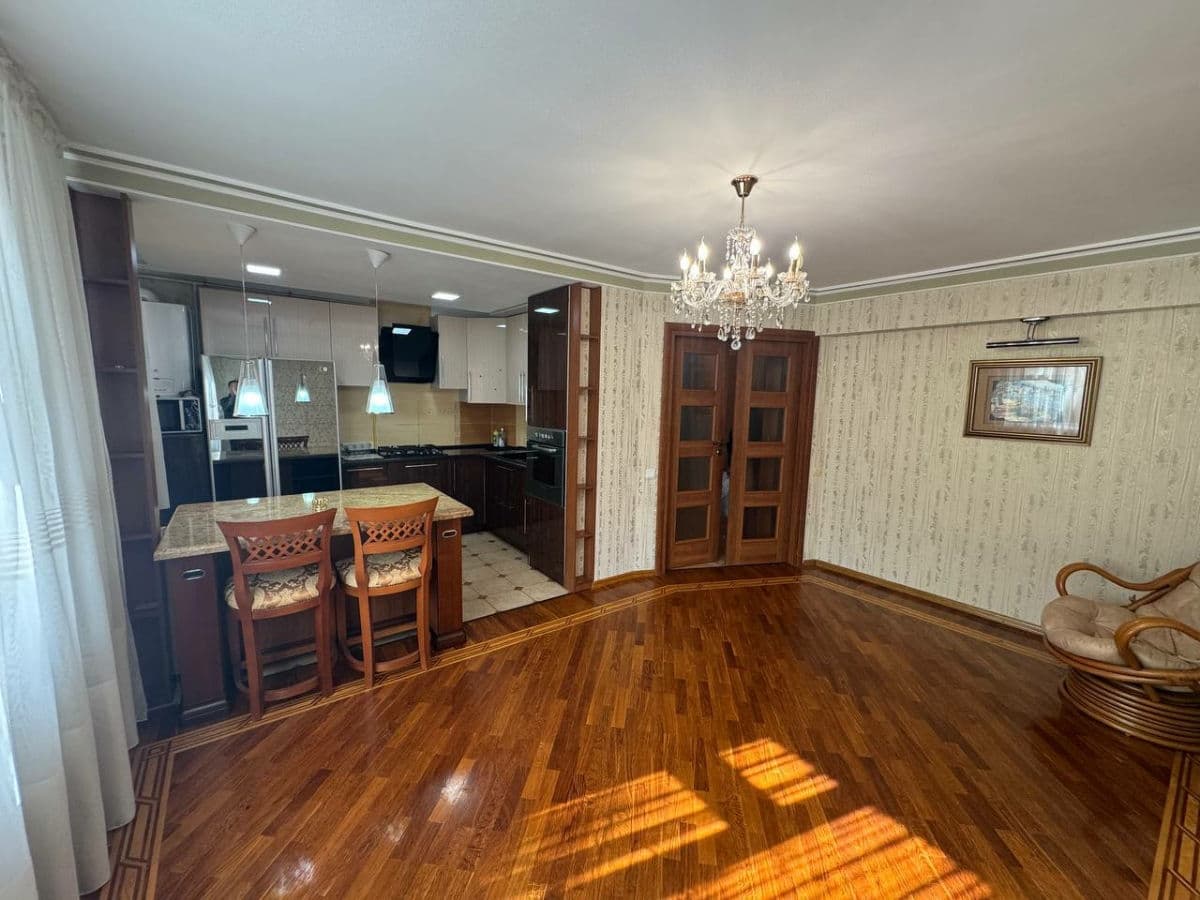 Apartament cu 4 camere, 93 m², 1 etaj