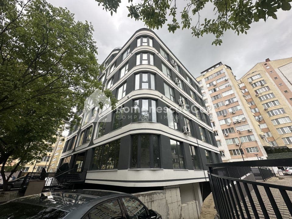 182 m², spațiu comercial