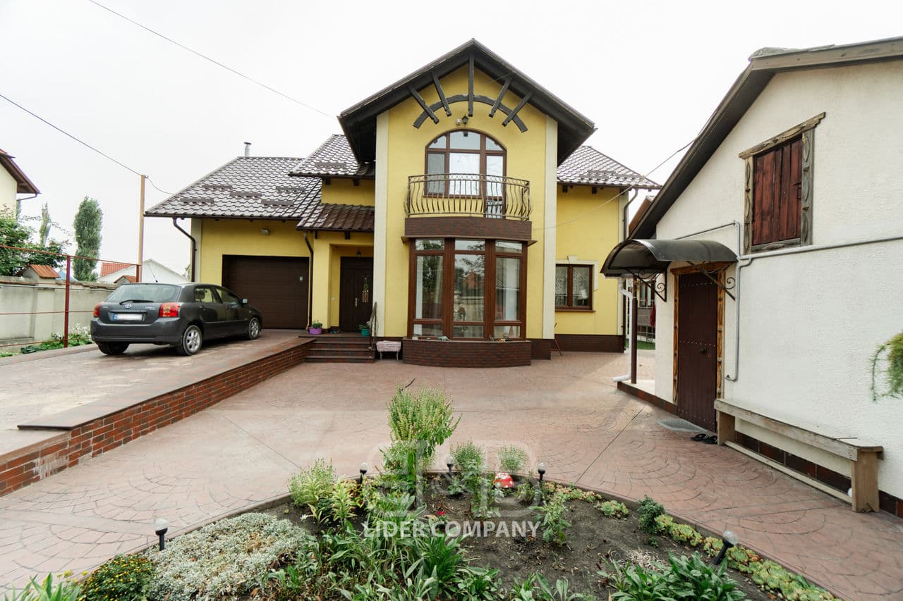 Casă 225 m² pe teren 5 ari