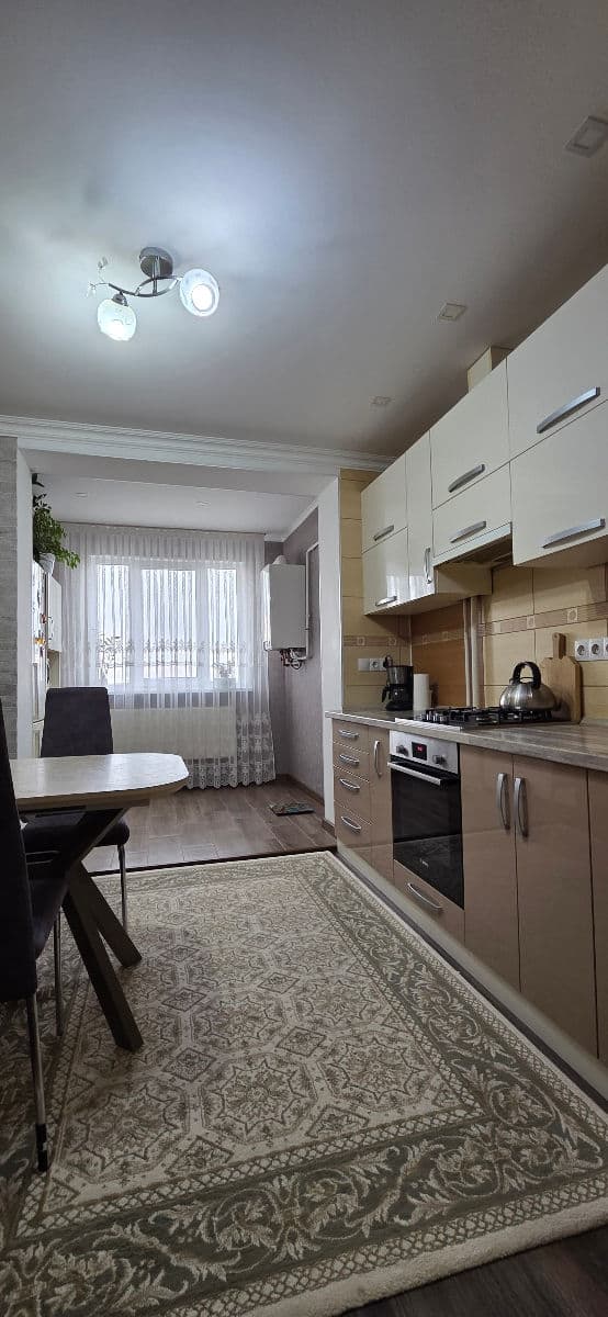 Apartament cu 3 camere, 69 m², 9 etaj