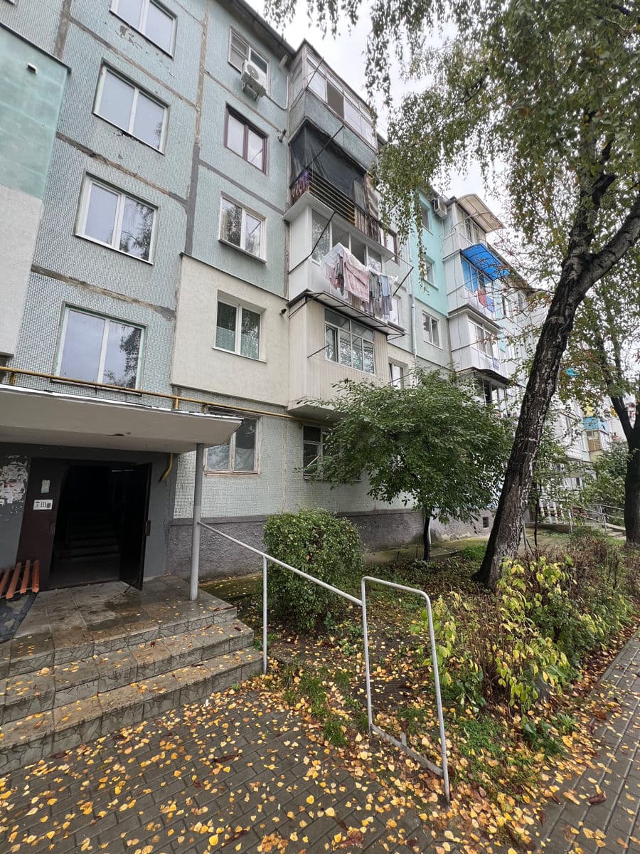 Apartament cu 3 camere, 60 m², 1 etaj