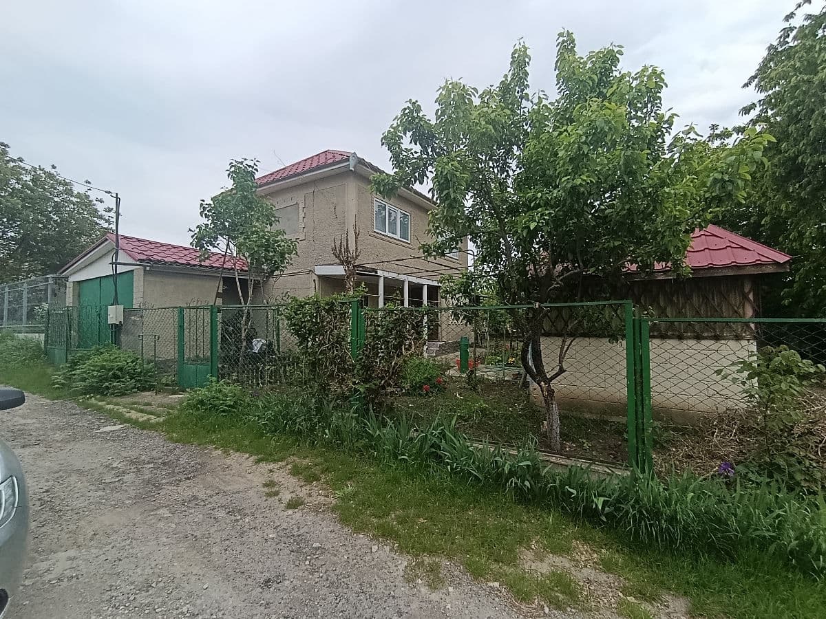 Casă 80 m² pe teren 6 ari