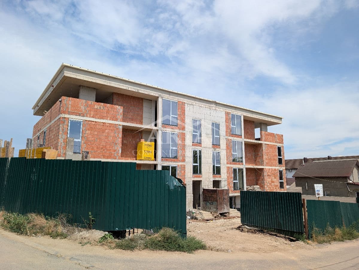 1500 m², Spațiu universal