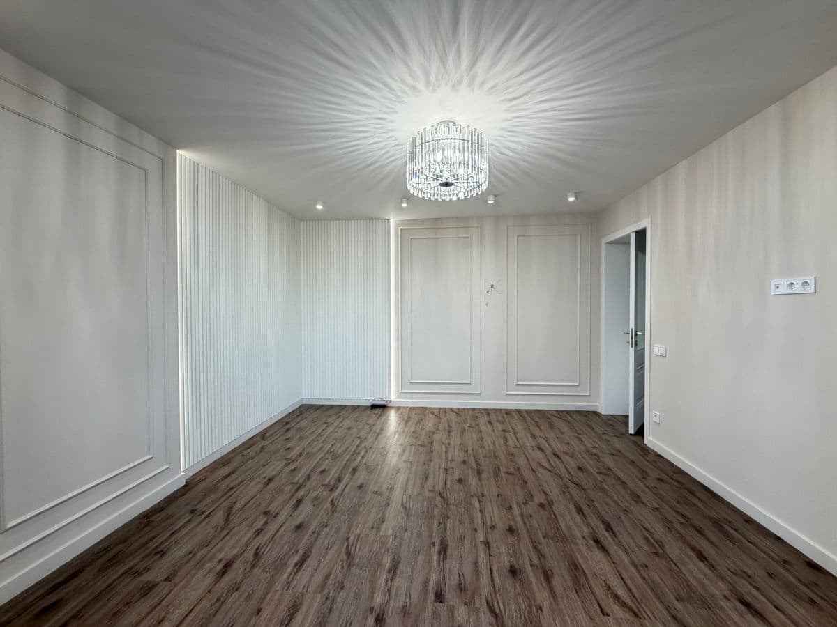 Apartament cu 3 camere, 101 m², 5 etaj