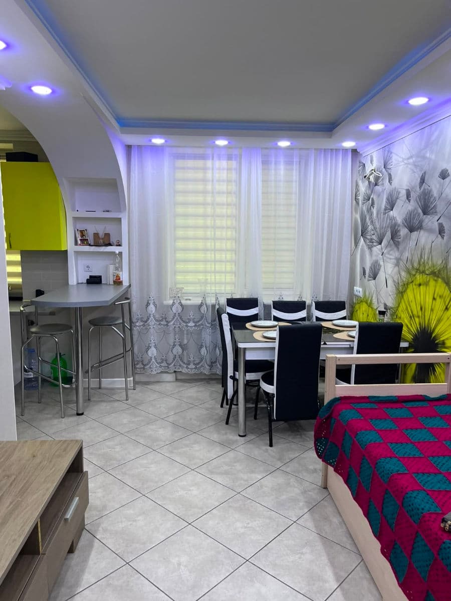Apartament cu 2 camere, 71 m², 1 etaj