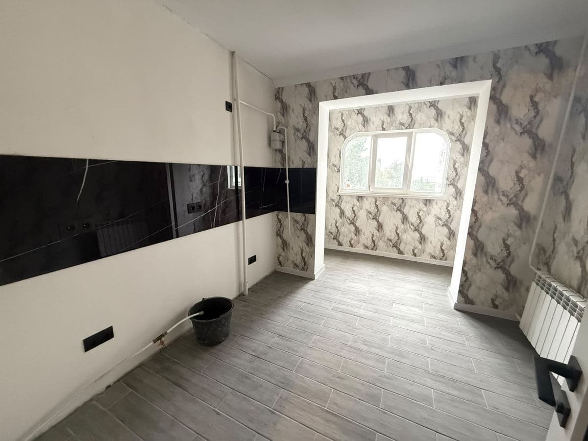 Apartament cu 3 camere, 75 m², 4 etaj