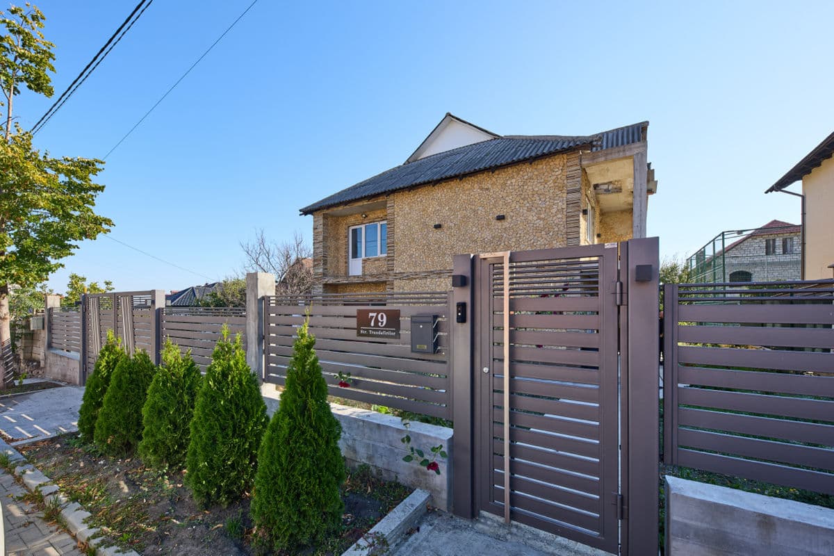 Casă 200 m² pe teren 6 ari