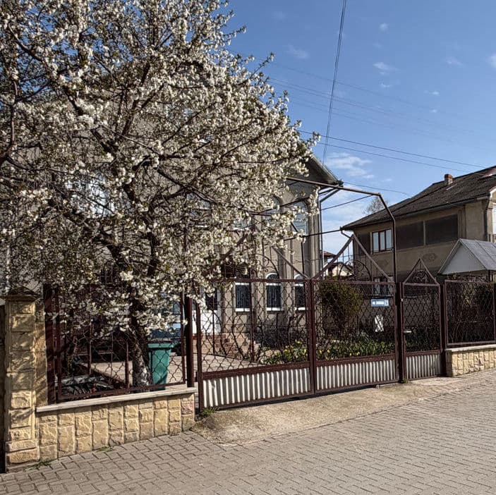 Casă 250 m²