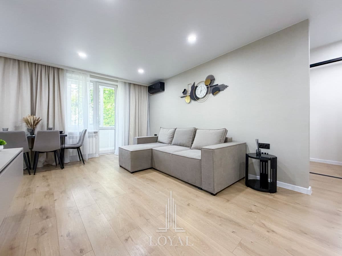 Apartament cu 2 camere, 60 m², 4 etaj