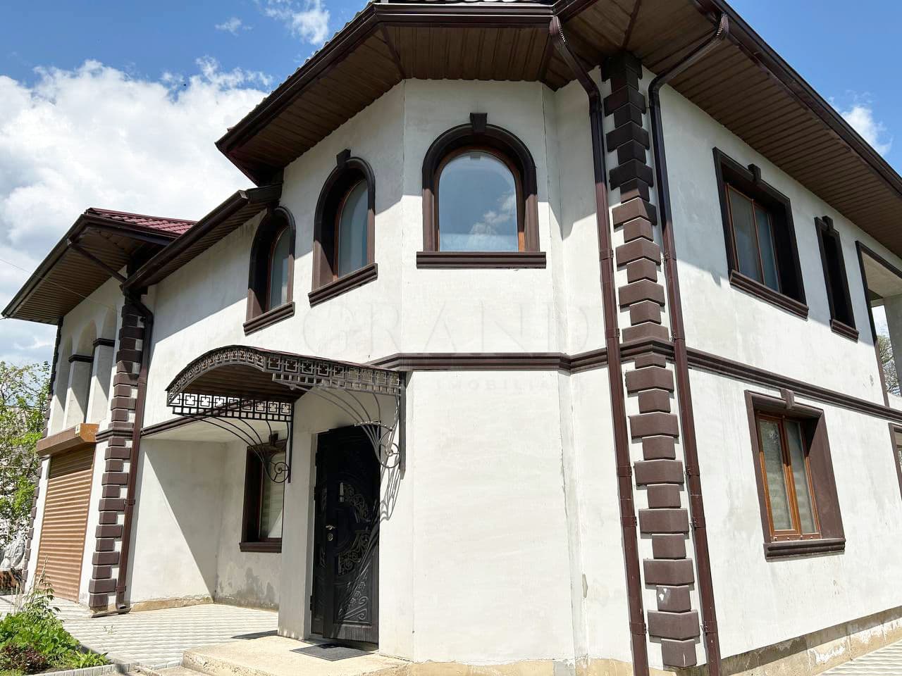 Casă 200 m² pe teren 6 ari