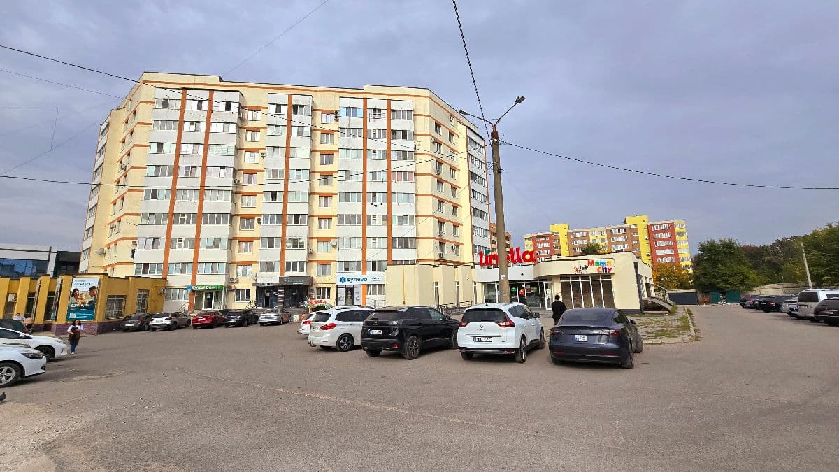 Apartament cu 3 camere, 67 m², 3 etaj