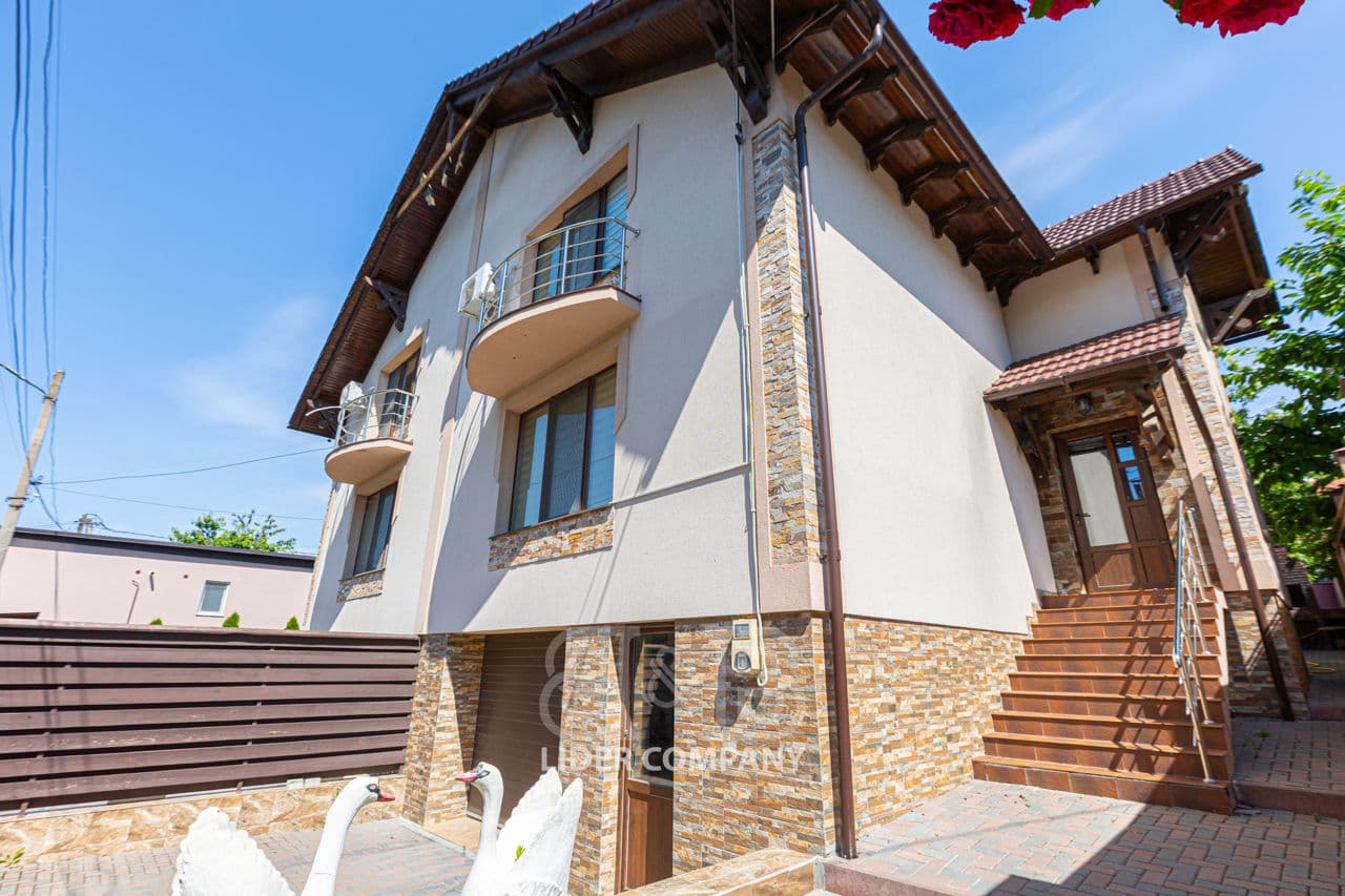 Duplex 240 m² pe teren 3 ari