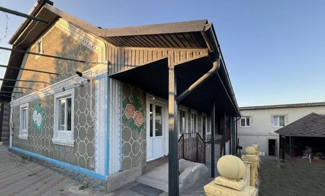 Casă 120 m² pe teren 8 ari