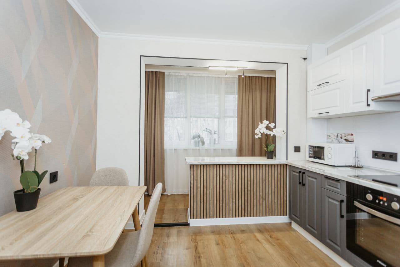Apartament cu 3 camere, 70 m², 6 etaj